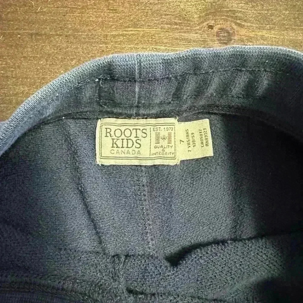 Roots Kids Canada Navy Blue Athletic Shorts Size 7 Cargo Sweatshorts - Picture 3 of 6